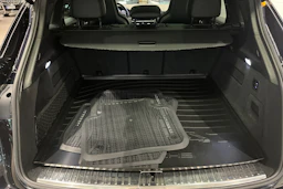 musta Porsche Cayenne 2022 kuva 25.