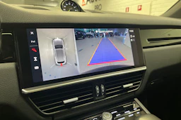 musta Porsche Cayenne 2022 kuva 26.