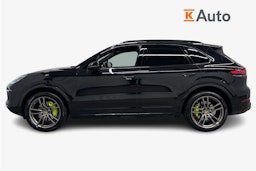 musta Porsche Cayenne 2022 kuva 6.