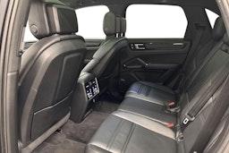 musta Porsche Cayenne 2022 kuva 10.