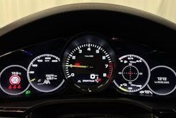 musta Porsche Cayenne 2022 kuva 18.