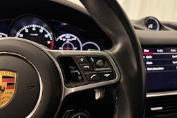 musta Porsche Cayenne 2022 kuva 22.