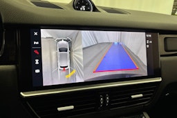 musta Porsche Cayenne 2022 kuva 23.