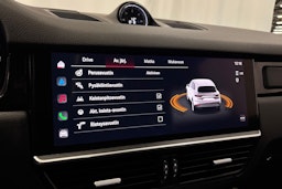 musta Porsche Cayenne 2022 kuva 24.