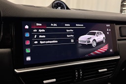 musta Porsche Cayenne 2022 kuva 25.
