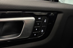 musta Porsche Cayenne 2022 kuva 29.