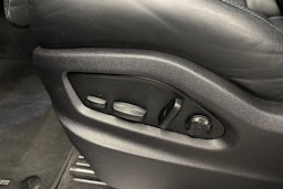 musta Porsche Cayenne 2022 kuva 30.