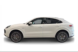 Valkoinen Porsche Cayenne 2022 kuva 5.