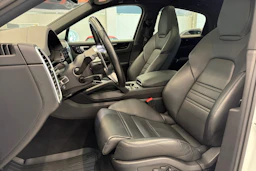 Valkoinen Porsche Cayenne 2022 kuva 9.