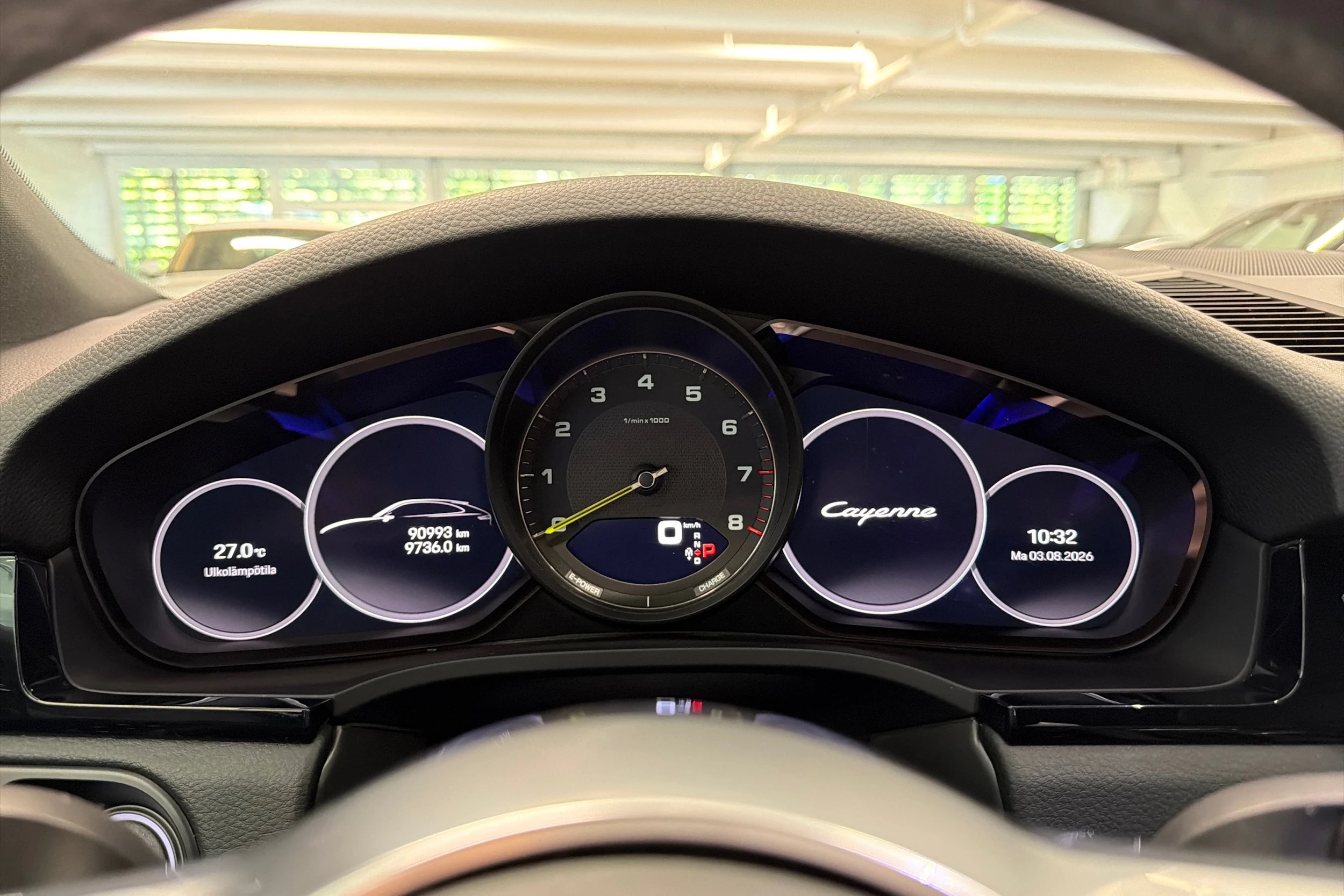 Valkoinen Porsche Cayenne 2022 kuva 19.