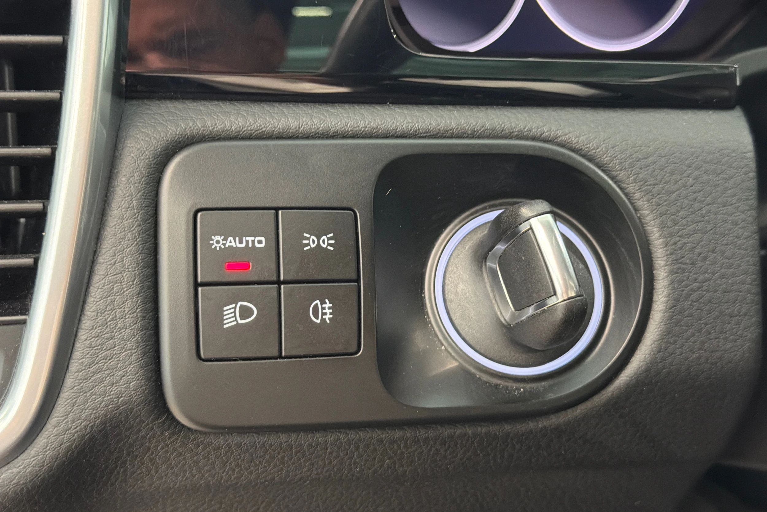 Valkoinen Porsche Cayenne 2022 kuva 25.