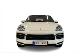 Valkoinen Porsche Cayenne 2022 kuva 4.