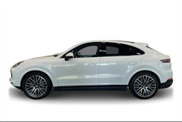 Valkoinen Porsche Cayenne 2022 kuva 5.