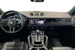 Valkoinen Porsche Cayenne 2022 kuva 7.