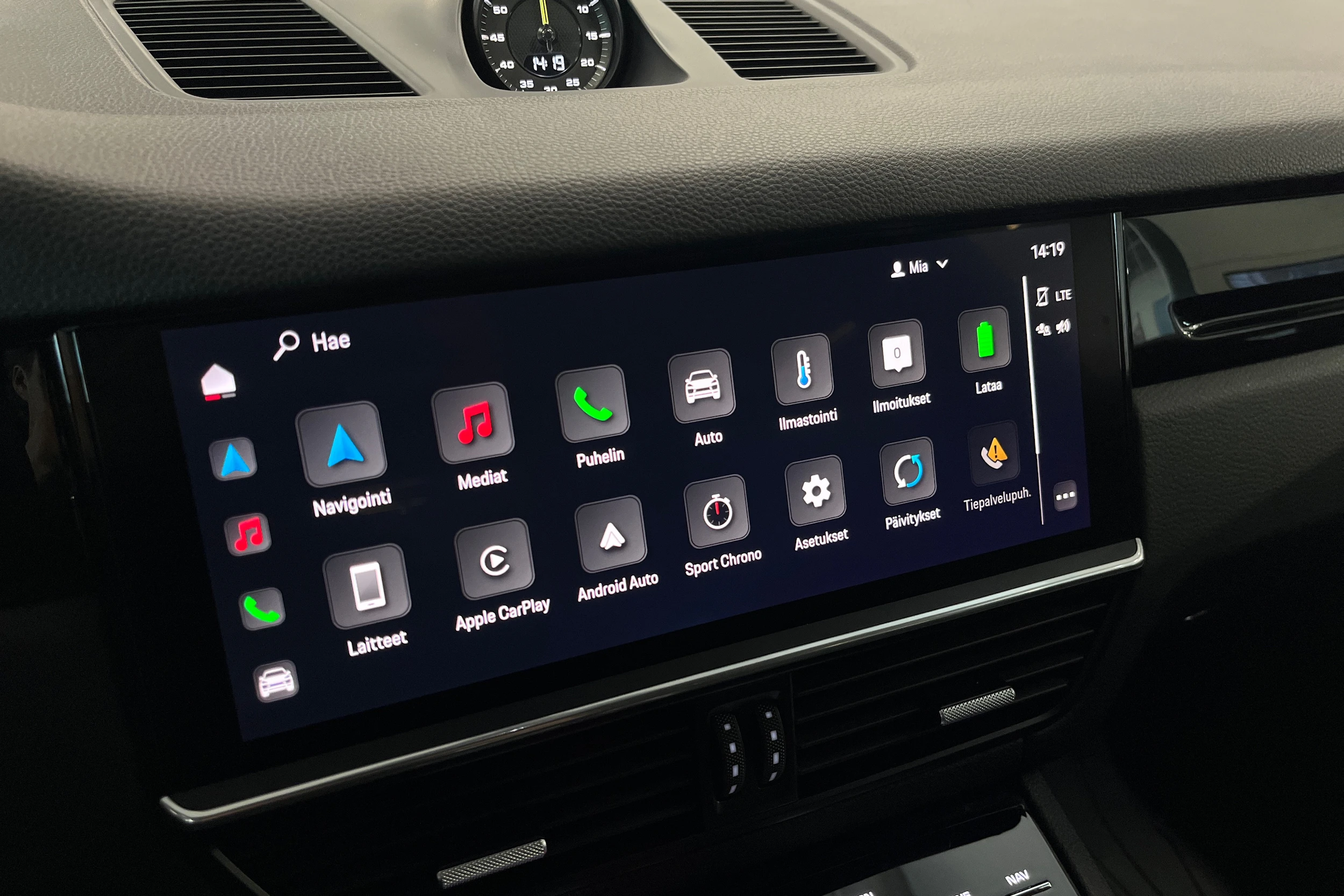 Valkoinen Porsche Cayenne 2022 kuva 11.