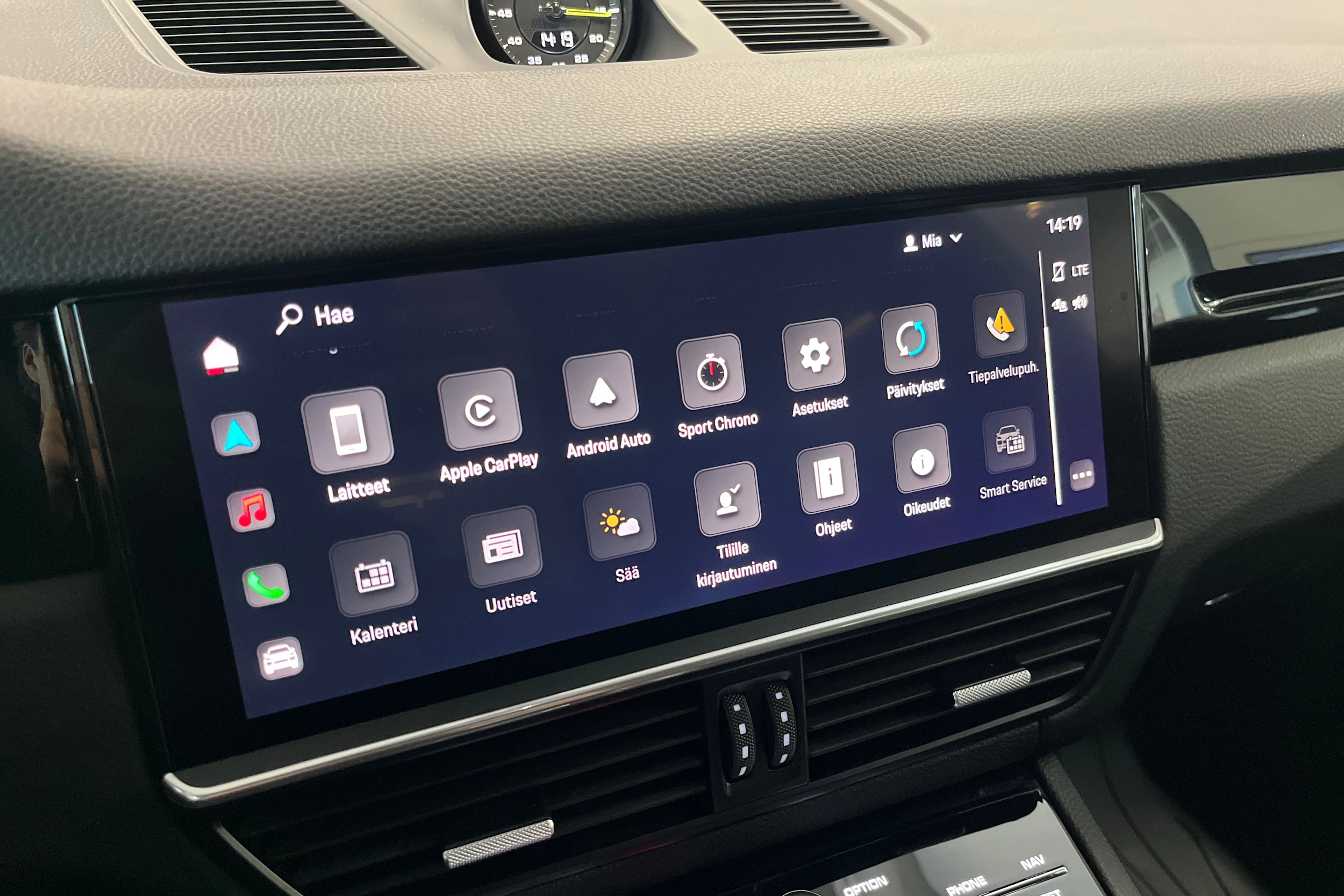 Valkoinen Porsche Cayenne 2022 kuva 12.