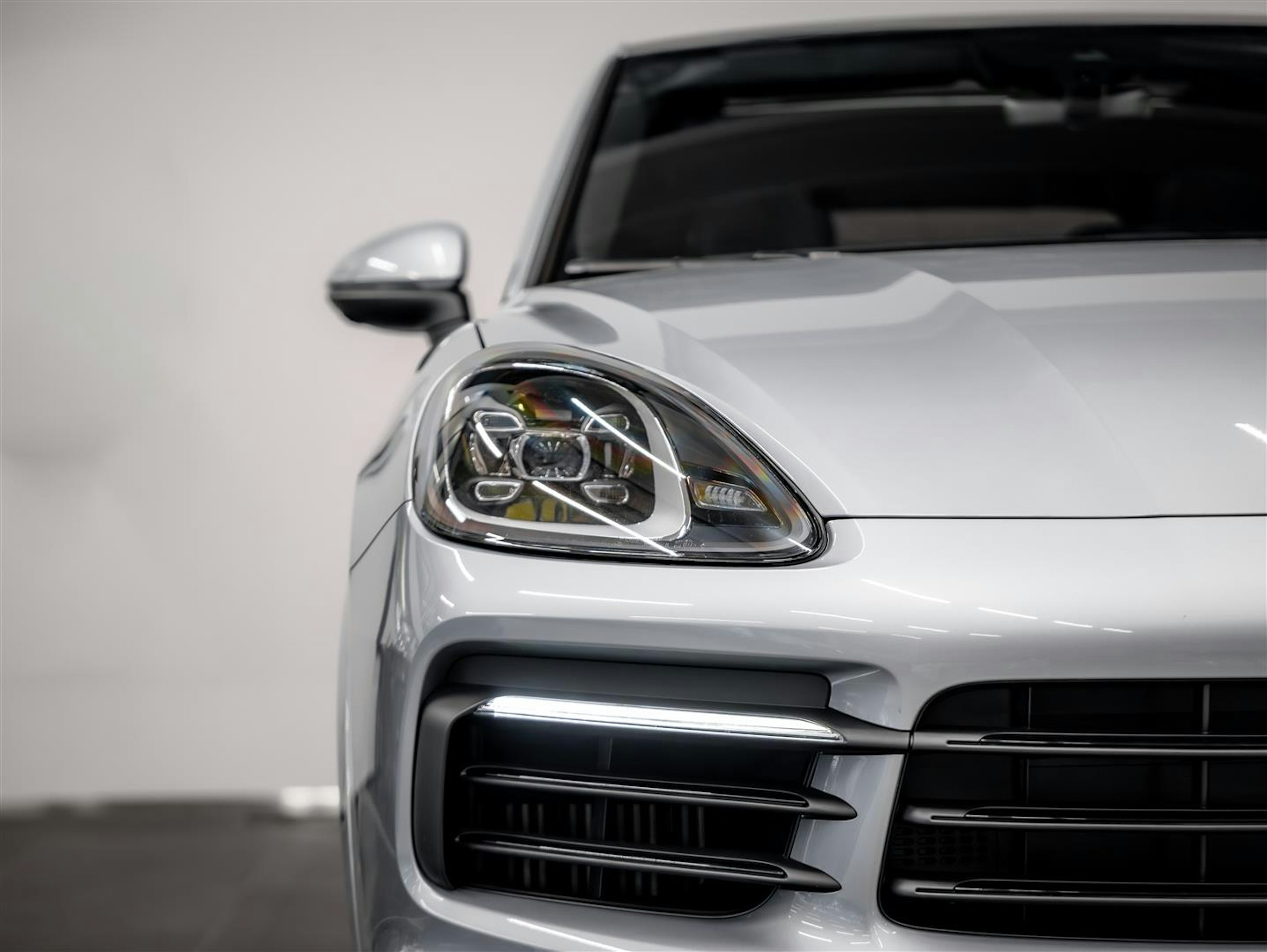 hopea Porsche Cayenne 2022 kuva 5.