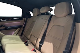 valkoinen Porsche Cayenne 2022 kuva 8.