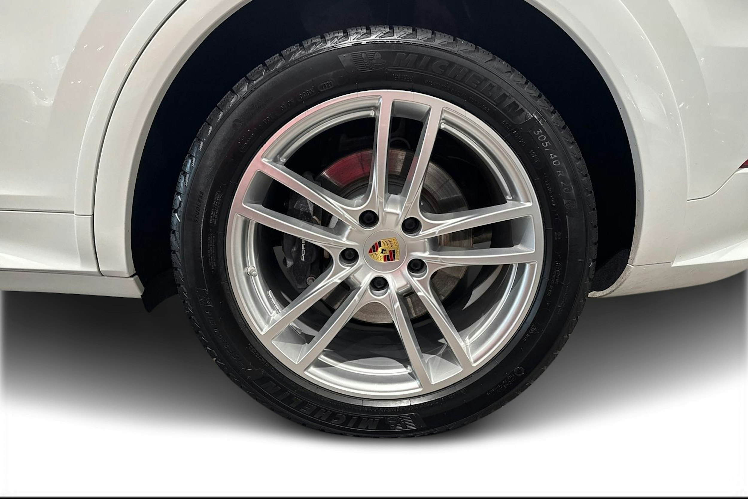 valkoinen Porsche Cayenne 2022 kuva 9.