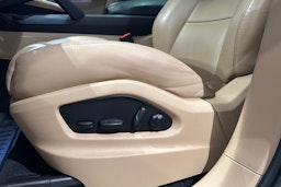 valkoinen Porsche Cayenne 2022 kuva 12.