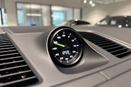 valkoinen Porsche Cayenne 2022 kuva 14.