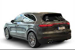 harmaa Porsche Cayenne 2022 kuva 2.