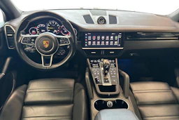 harmaa Porsche Cayenne 2022 kuva 8.