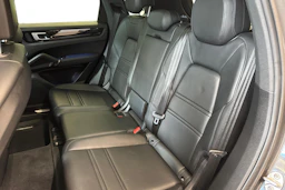 harmaa Porsche Cayenne 2022 kuva 9.