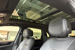 harmaa Porsche Cayenne 2022 kuva 13.