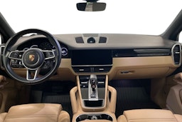 musta Porsche Cayenne 2022 kuva 7.