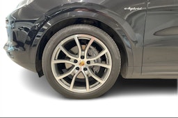 musta Porsche Cayenne 2022 kuva 9.