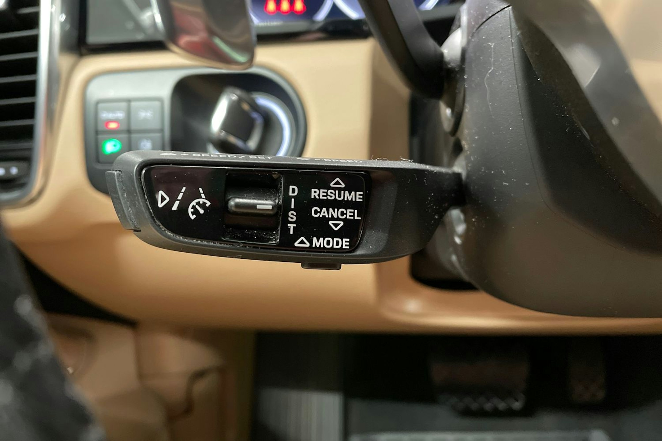musta Porsche Cayenne 2022 kuva 17.