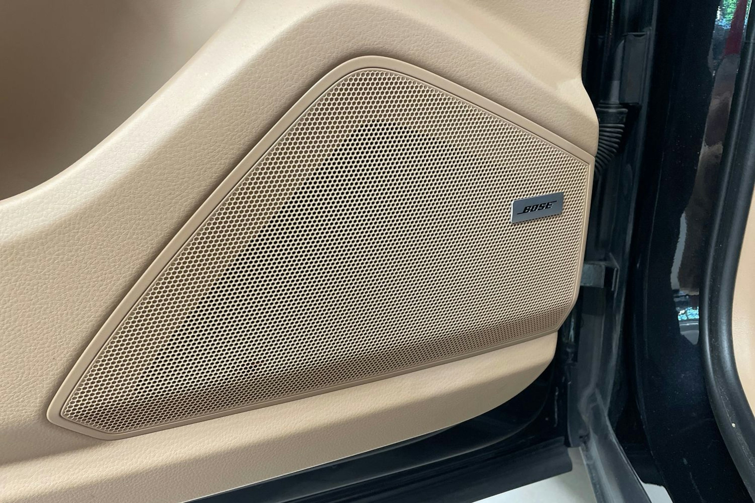 musta Porsche Cayenne 2022 kuva 20.