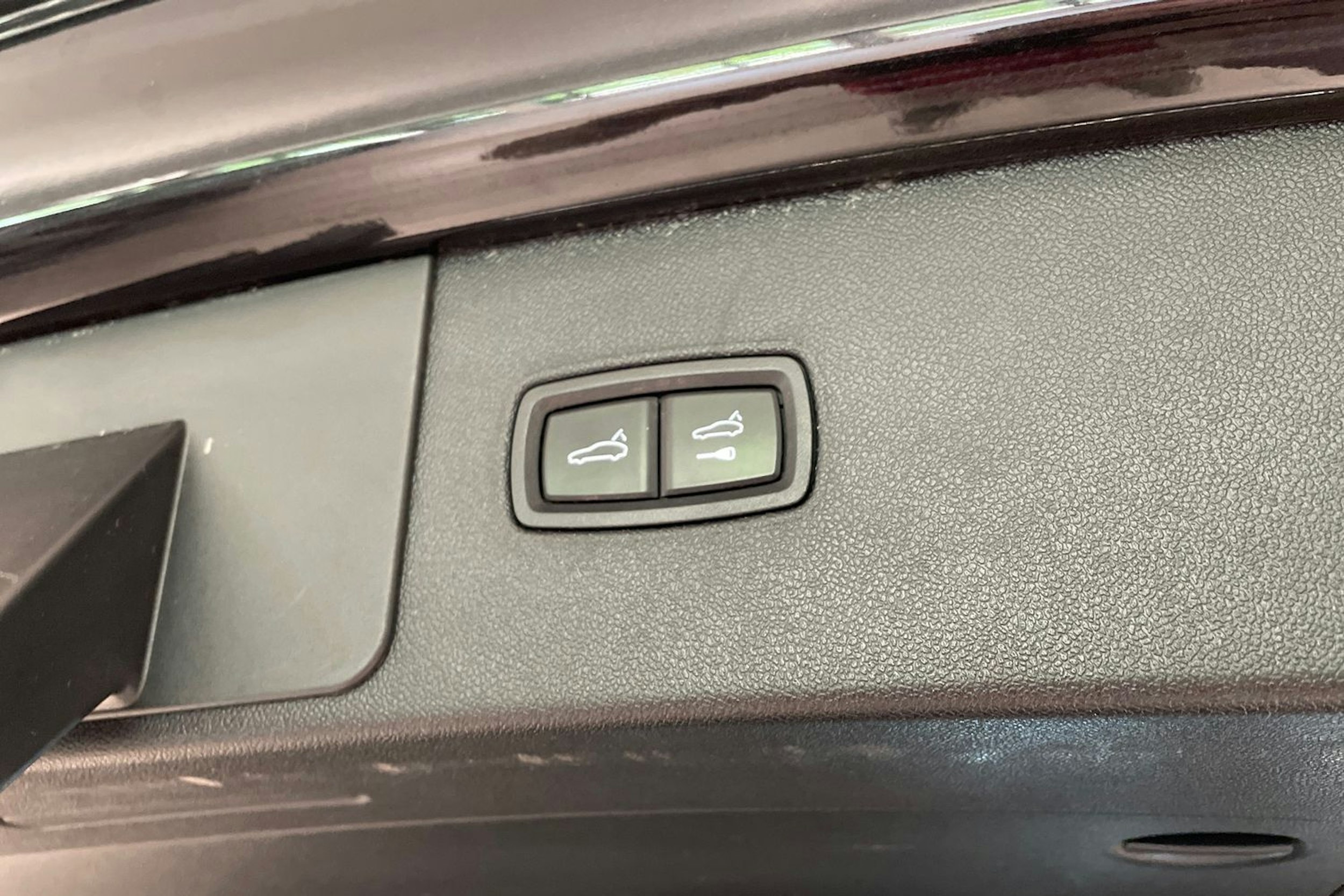 musta Porsche Cayenne 2022 kuva 22.