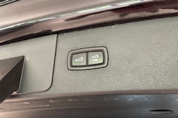 musta Porsche Cayenne 2022 kuva 22.