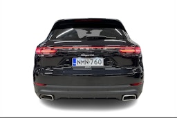 met. Musta Porsche Cayenne 2022 kuva 3.