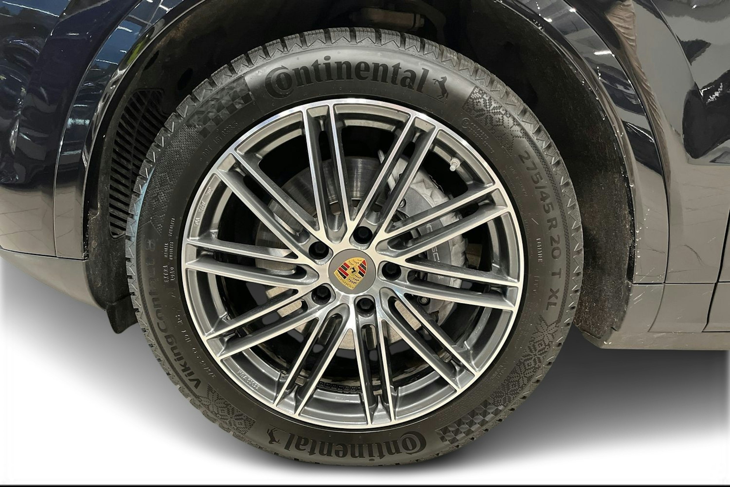 met. Musta Porsche Cayenne 2022 kuva 9.