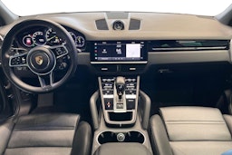 Harmaa Porsche Cayenne 2022 kuva 7.