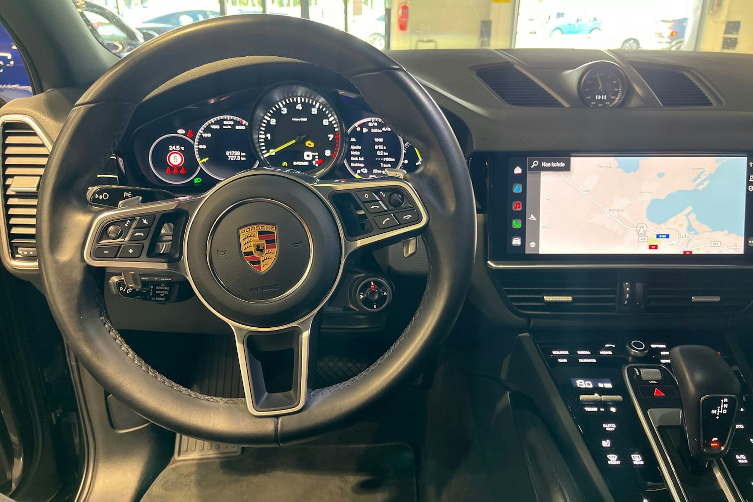 Harmaa Porsche Cayenne 2022 kuva 10.