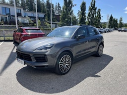 harmaa Porsche Cayenne 2022 kuva 1.