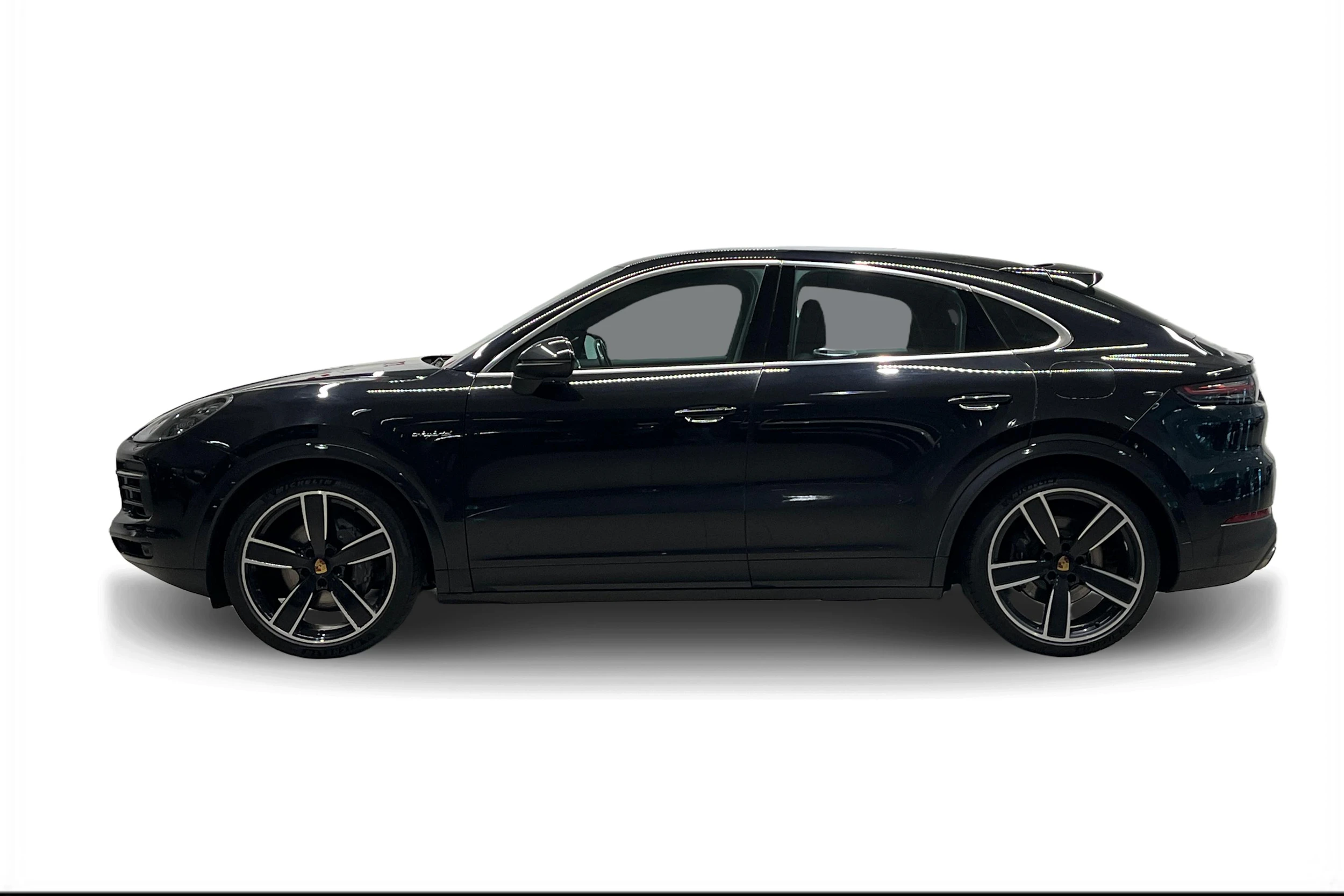 musta Porsche Cayenne 2022 kuva 5.