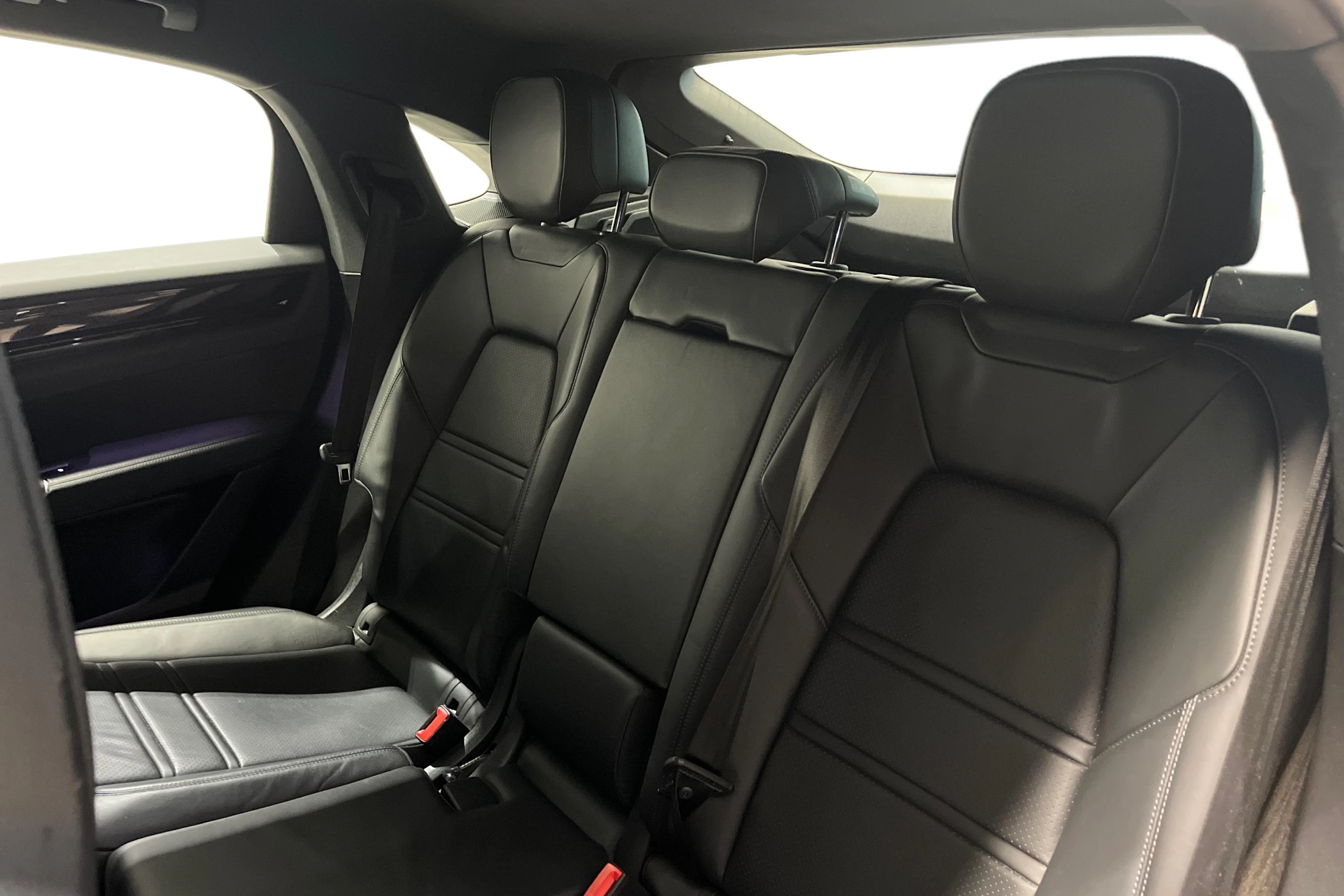 musta Porsche Cayenne 2022 kuva 8.