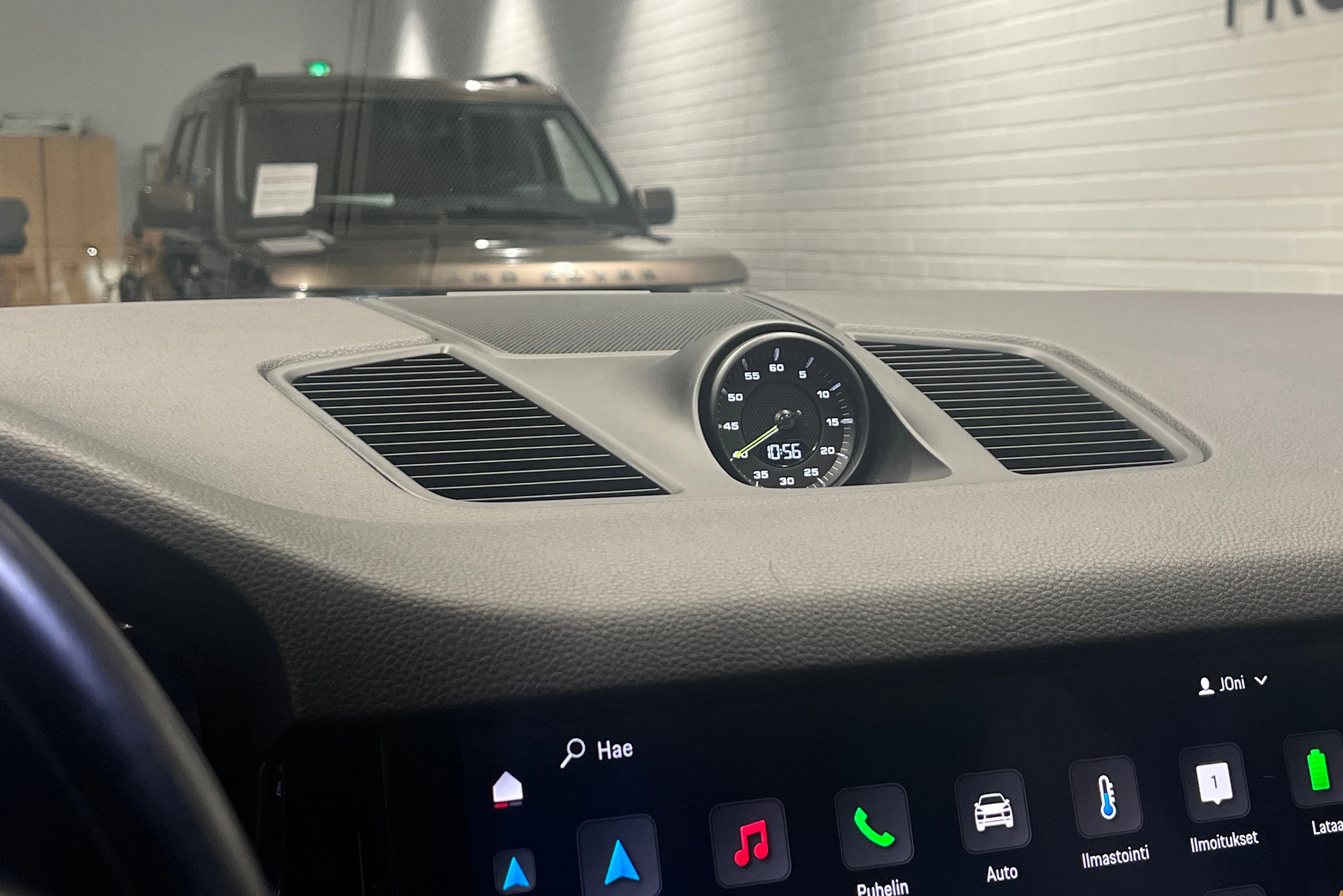 musta Porsche Cayenne 2022 kuva 12.