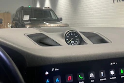 musta Porsche Cayenne 2022 kuva 12.
