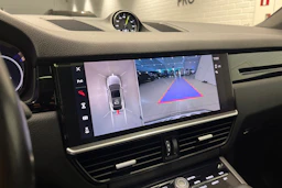 musta Porsche Cayenne 2022 kuva 24.
