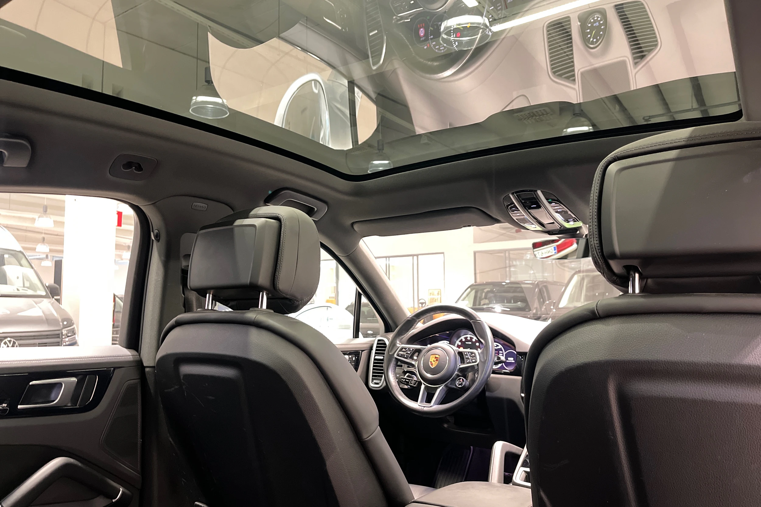 valkoinen Porsche Cayenne 2022 kuva 23.