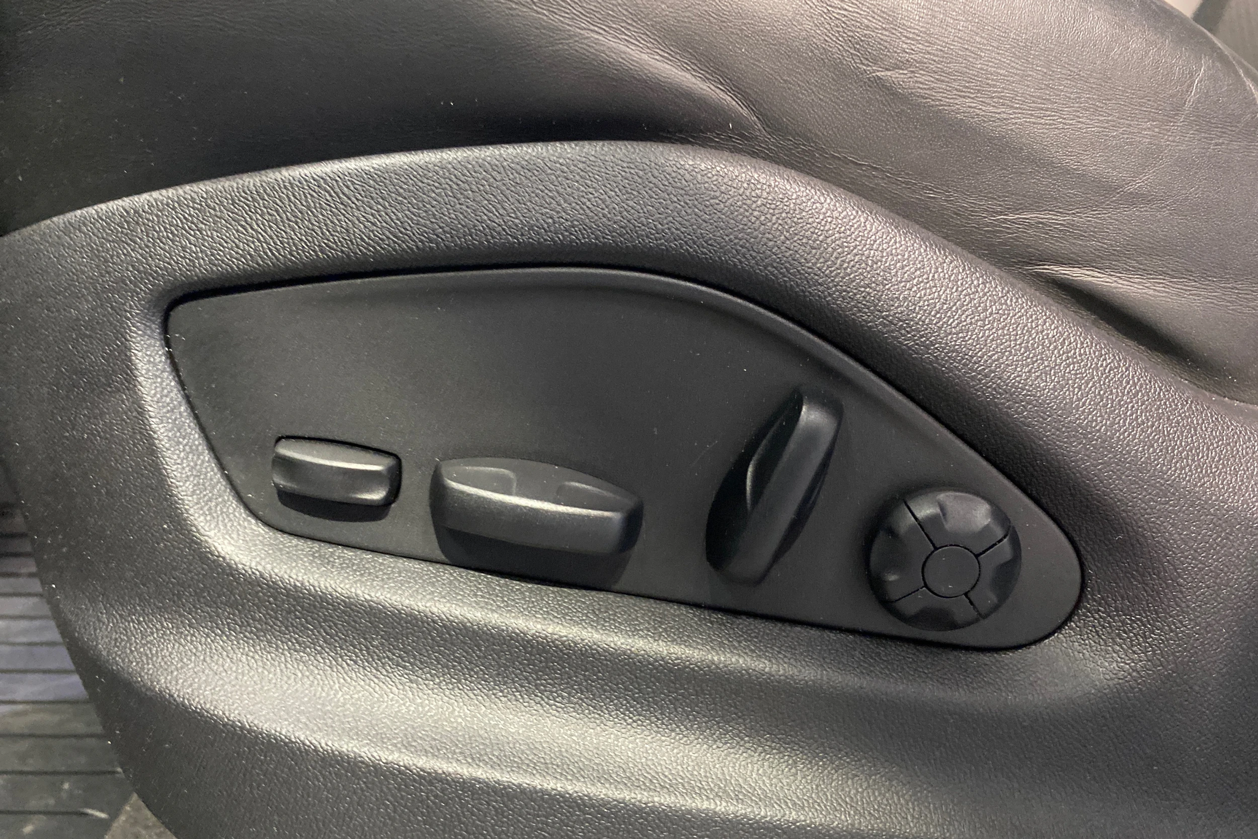 harmaa Porsche Cayenne 2022 kuva 20.