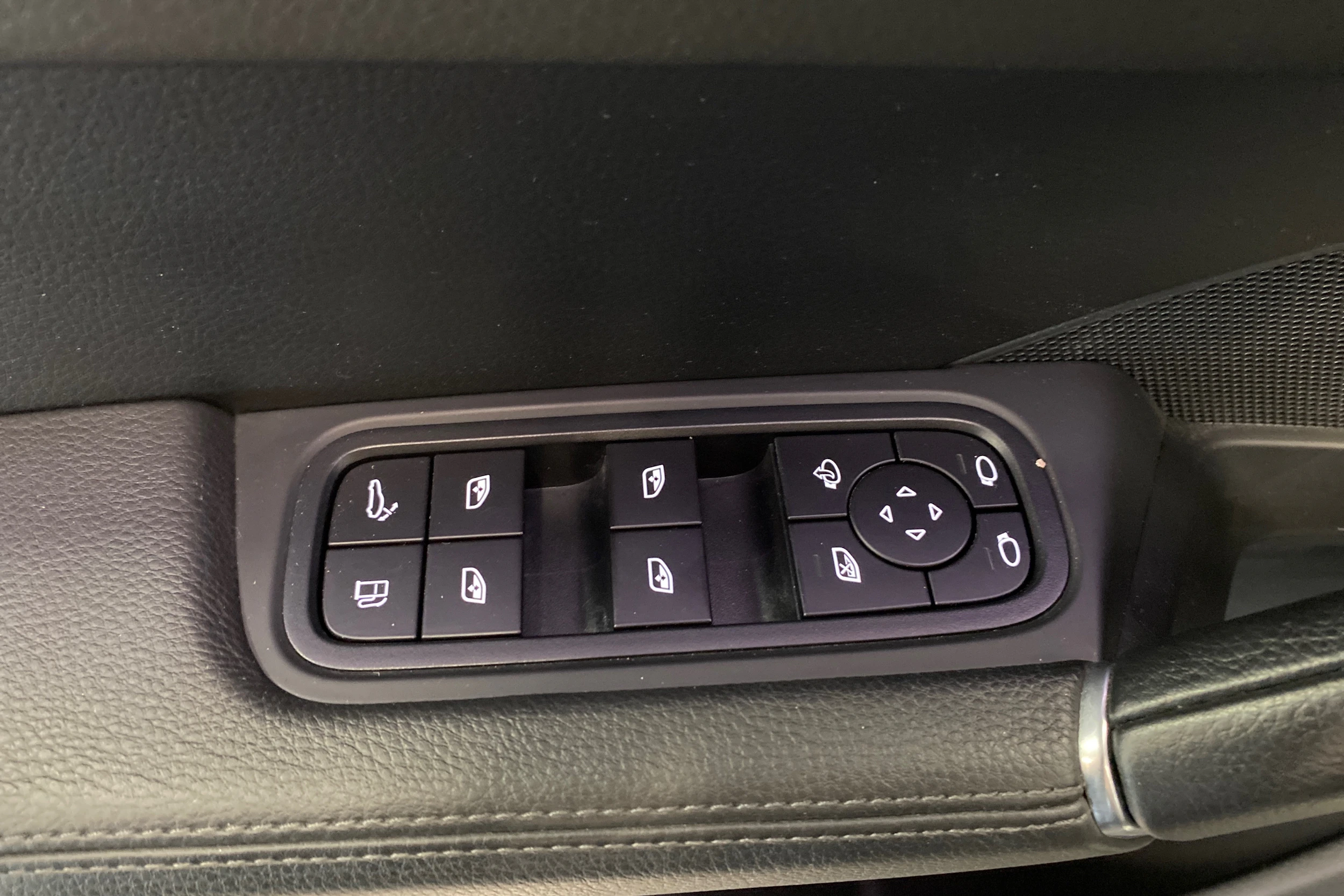 harmaa Porsche Cayenne 2022 kuva 21.