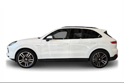 Valkoinen Porsche Cayenne 2022 kuva 5.