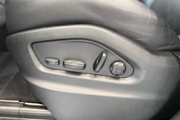 Valkoinen Porsche Cayenne 2022 kuva 15.